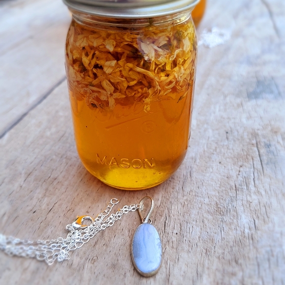 Blue Lace Agate Necklace with silver chain - Picture 4 of 4